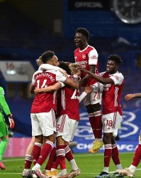  阿森纳若日尼奥远射建功，枪手客场艰难取胜水晶宫