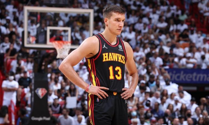  吹杨末节爆发老鹰加时险胜黄蜂巩固排名  